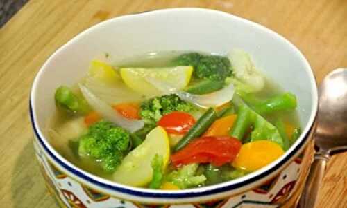 Potage 100 % légumes - soupe végétarienne pour votre dîner léger