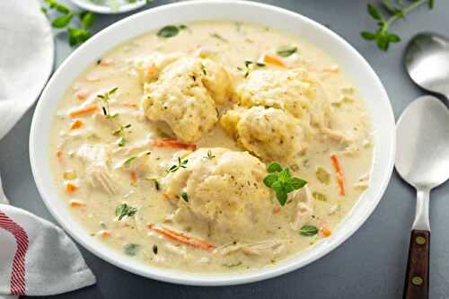 Poulet aux boulettes de farine - une délicieuse soupe très originale.