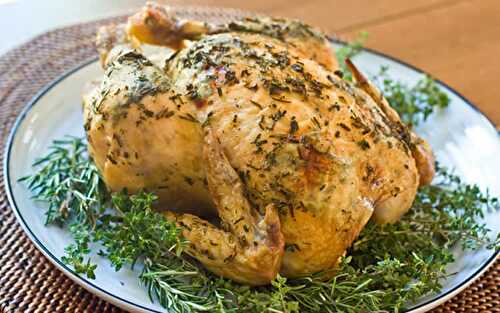 Poulet entier aux herbes au cookeo - plat pour toute la famille.