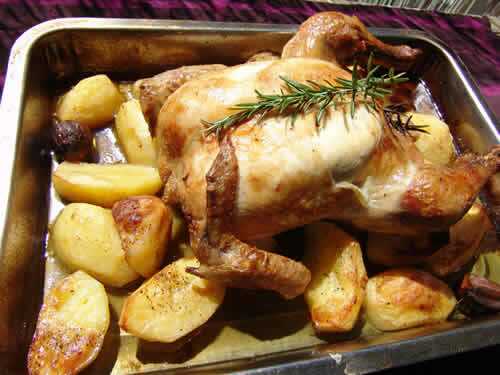 Poulet roti aux pommes de terre - recette facile pour votre plat.