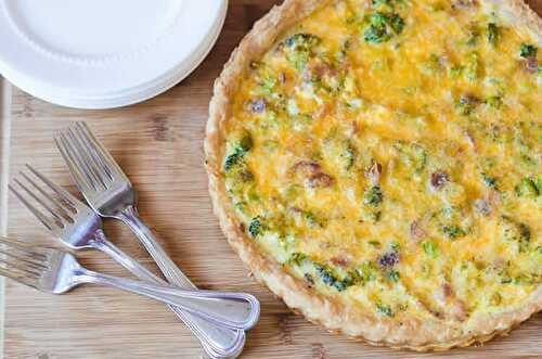 Quiche au brocoli et bacon - un délice pour votre dîner.