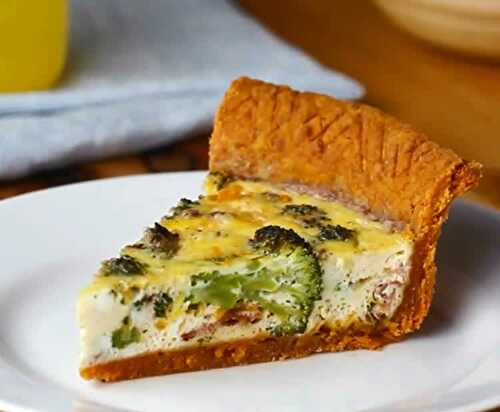 Quiche brocoli bacon et cheddar - un délice pour votre table.