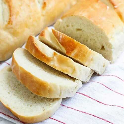 Recette rapide pour faire le pain du petit déjeuner à la maison.