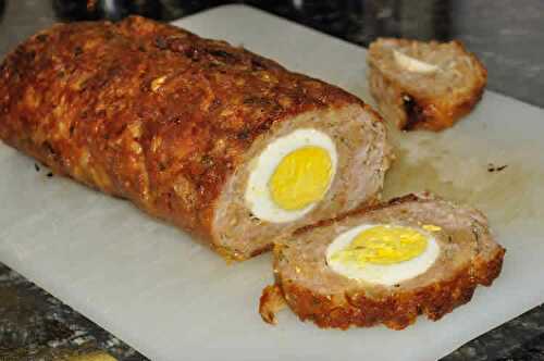 Roulé de viande hachée aux oeufs durs - un délice pour votre table.