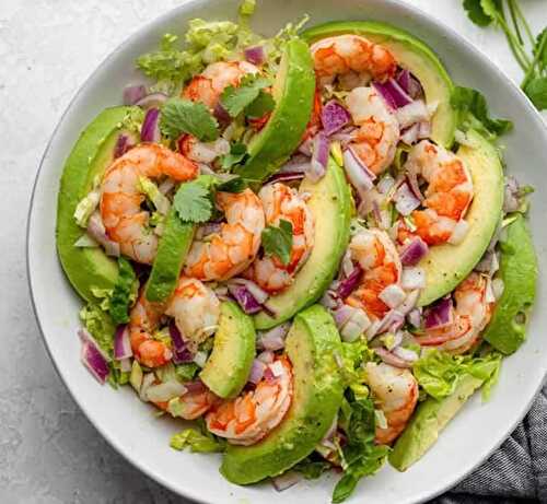 Salade avocat aux crevettes - pour votre entrée ou apéro de soirée.