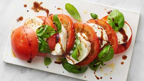 Salade caprese - un délice pour votre entrée de plat.