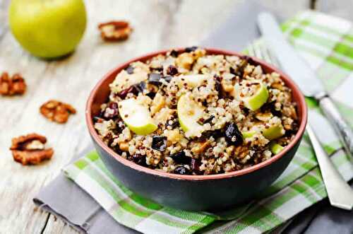 Salade de l’aubergine quinoa et pomme - l'entrée de la saison.