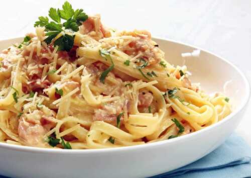 Sauce carbonara traditionnelle - une délicieuse sauce italienne