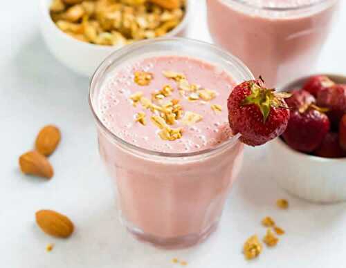 Smoothie fraises yaourt au thermomix - jus sain pour votre petit déjeuner.