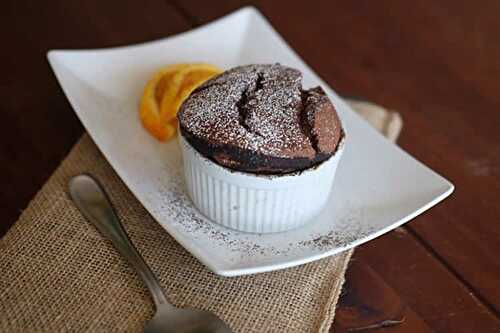 Soufflé au chocolat noir - délice pour votre dessert