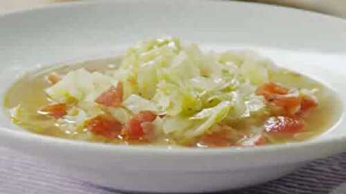 Soupe au chou - permet de perdre du poids très rapidement.