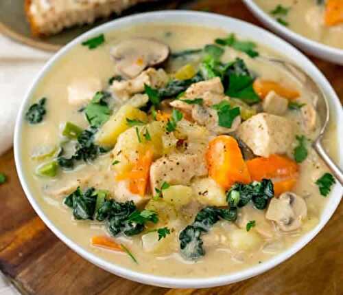 Soupe crémeuse au poulet - délice pour votre dîner ce soir,