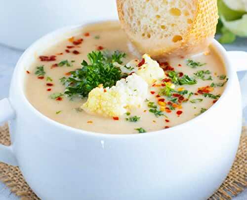 Soupe de chou fleur au fromage - votre dîner de la saison.