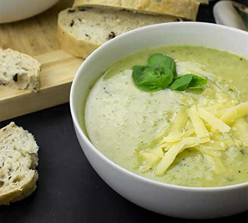 Soupe de chou-fleurs et brocolis au cookeo - le velouté du dîner.