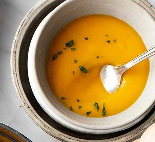 Soupe de courge aux herbes - délice léger pour votre dîner ce soir