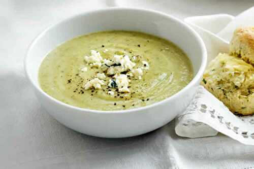 Soupe de courgette ail et fines herbes au thermomix - plat thermomix.