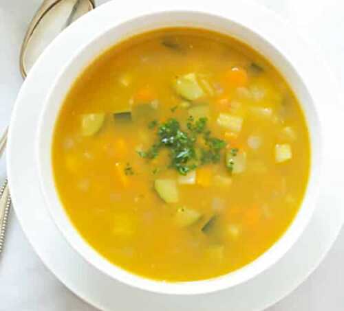 Soupe de courgettes et carottes au thermomix - pour votre dîner.