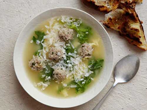 Soupe italienne - un plat de la cuisine méditerranéenne.