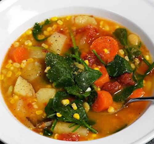 Soupe lentilles et légumes - recette végétarienne pour votre diner.