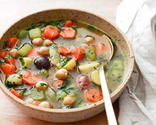Soupe pois chiches et légumes - riche et variée pour vous réchauffer