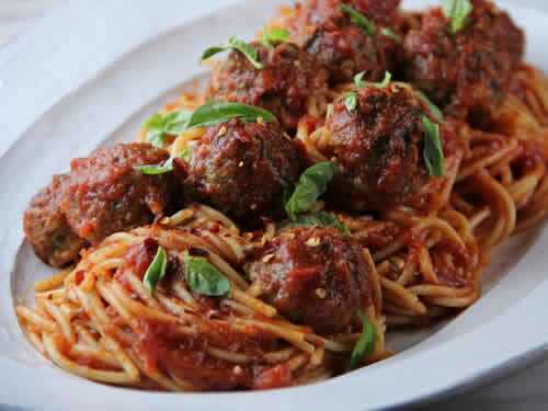 Spaghetti aux boulettes de boeuf cookeo - un délice
