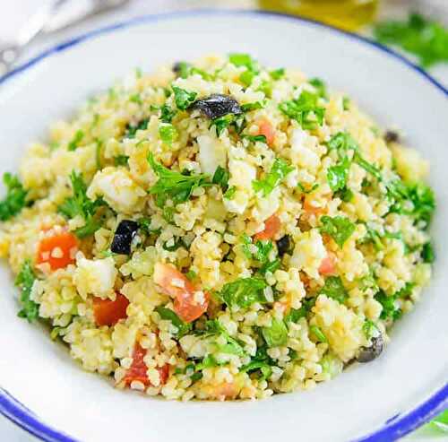 Taboulé libanais - salade froide à base de persil, de menthe et de boulgour,