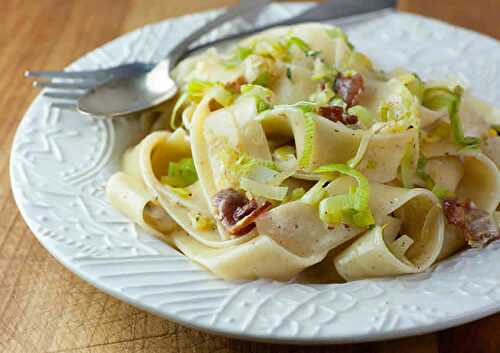 Tagliatelles aux poireaux et lardons cookeo - votre délicieux dîner.