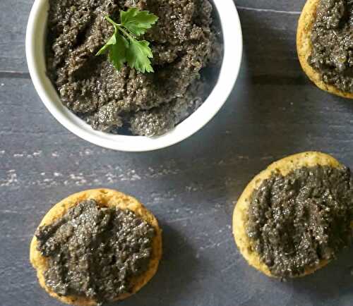 Tapenade noire facile au thermomix - pour votre apéro.