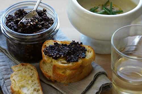 Tapenade olive noire au thermomix - votre apéritif de soirée.