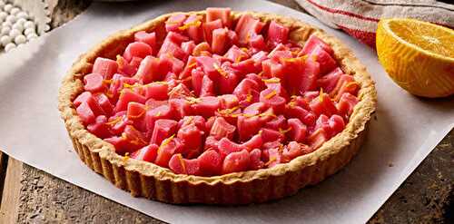 Tarte à la rhubarbe facile - un délicieux dessert de la saison