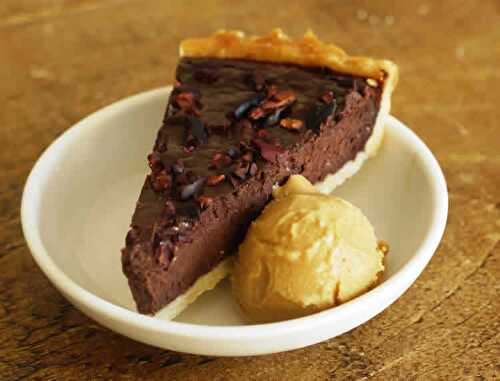 Tarte au chocolat noir et caramel au beurre salé - recette dessert.