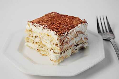 Tiramisu à la mascarpone - un dessert de la cuisine italienne.