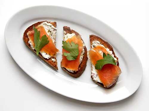 Toast au saumon fume et mozzarella - un apéro pour vos receptions.