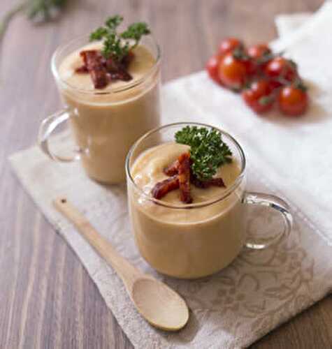 Veloute de potimarron chantilly salee aux fruits - recette facile