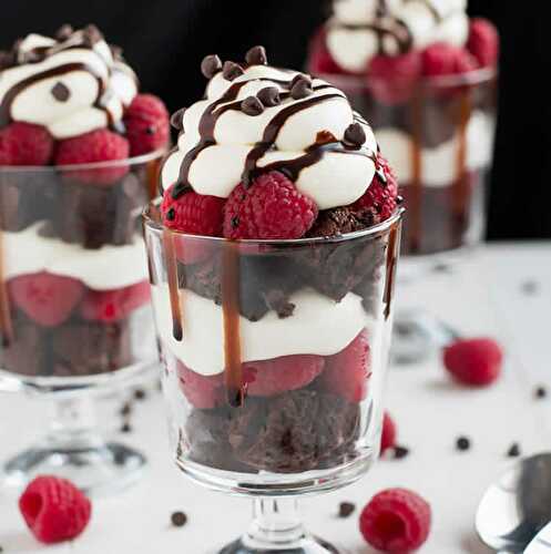 Verrines brownie chocolat et framboises - dessert pour vos enfants.