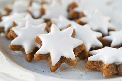 Zimtsterne - biscuits avec glaçage au thermomix - le délice du goûter.