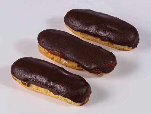 Eclairs au chocolat délicieux et top