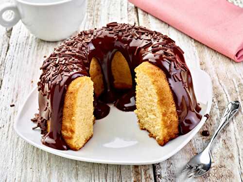 Gâteau moelleux à la vanille avec ganache chocolat , délicieux cake pour votre goûter