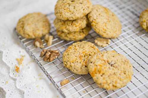 Biscuits à l’avoine et aux carottes avec noix