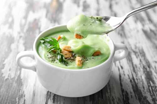 Comment préparer une soupe froide aux courgettes : Une recette délicieuse et saine