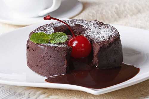 Délicieux fondant au chocolat en ramequin : un gâteau parfait pour votre dessert.