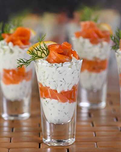 Verrine de fromage blanc à l’aneth et saumon : un apéro de soirée facile et si délicieux.