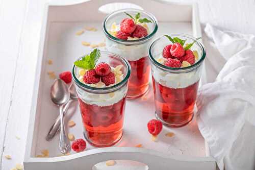 Gelée de framboises pour un dessert irrésistible savoureux et sain