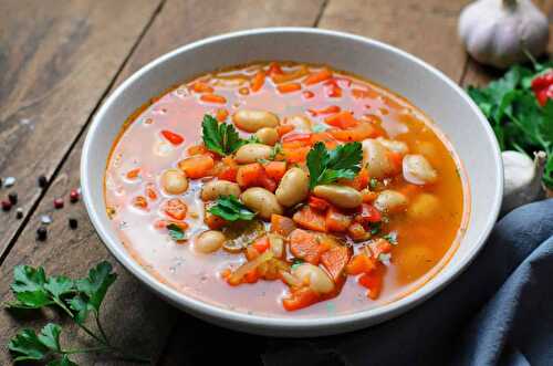 Soupe aux haricots blancs et légumes