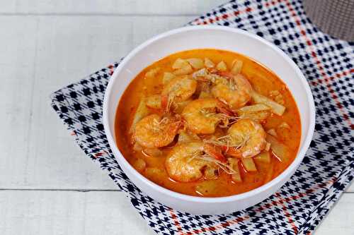 Curry aux crevettes et ananas : un délicieux plat de la cuisine thaïlandaise