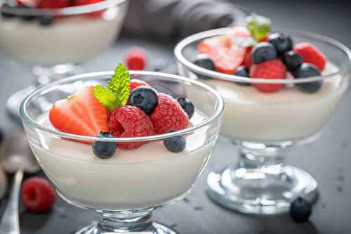 Panna cotta à la vanille : un dessert léger et rafraîchissant.