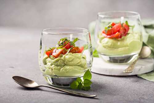 Verrine avocat apéro au thermomix : un vrai délice pour une soirée entre amis.