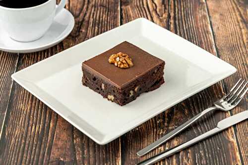 Brownie aux noix et au chocolat noir : le dessert moelleux et délicieux !