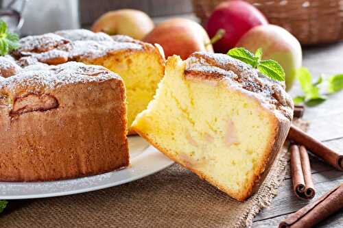 Gâteau éponge aux pommes : le dessert moelleux et savoureux