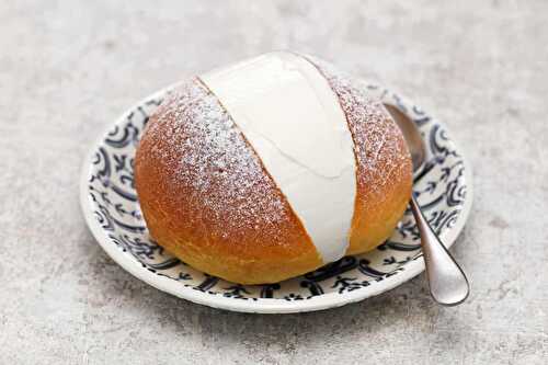 Maritozzo à l’italienne : la petite brioche fourrée de crème chantilly